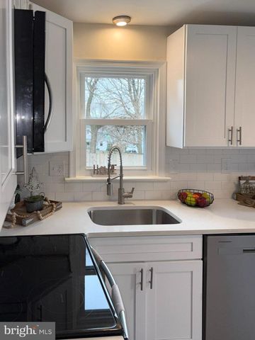 266 REDWOOD DR, Lancaster, PA 17603