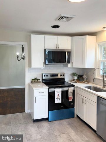 266 REDWOOD DR, Lancaster, PA 17603