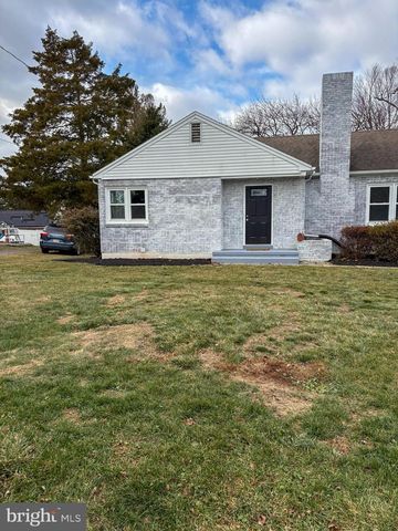 266 REDWOOD DR, Lancaster, PA 17603