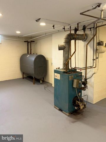 266 REDWOOD DR, Lancaster, PA 17603