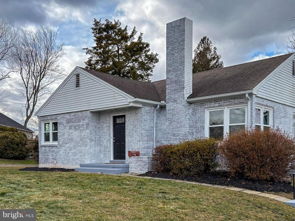 266 REDWOOD DR, Lancaster, PA 17603