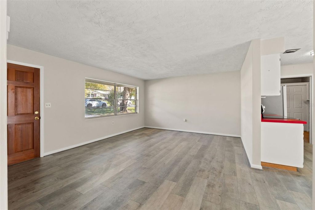 Image 11 of property listing at 49 S OSCEOLA STREET, Beverly Hills, FL 34465