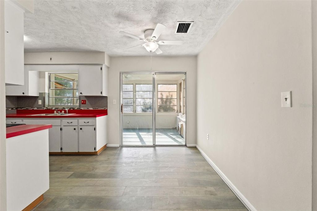 Image 14 of property listing at 49 S OSCEOLA STREET, Beverly Hills, FL 34465