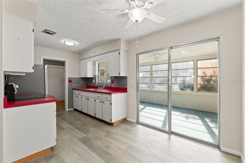 Image 19 of property listing at 49 S OSCEOLA STREET, Beverly Hills, FL 34465