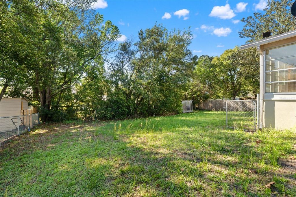 Image 20 of property listing at 49 S OSCEOLA STREET, Beverly Hills, FL 34465