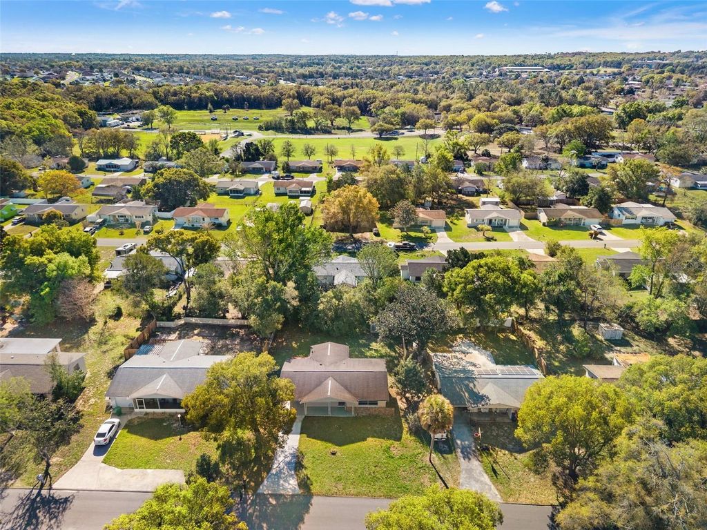 Image 23 of property listing at 49 S OSCEOLA STREET, Beverly Hills, FL 34465