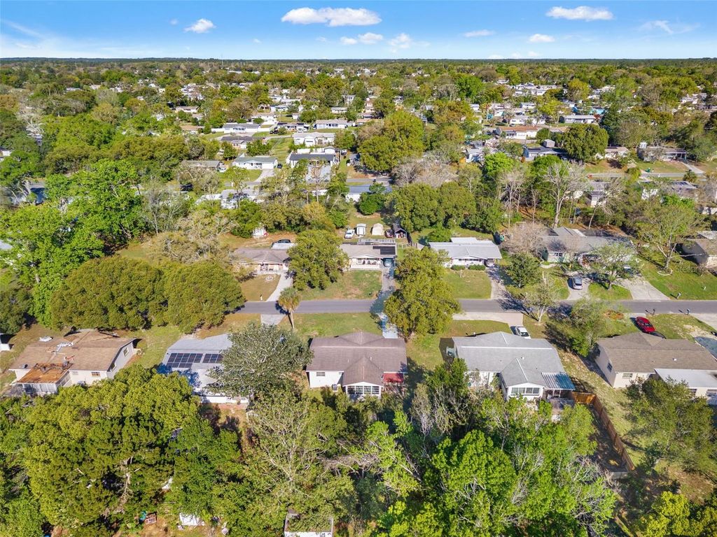 Image 24 of property listing at 49 S OSCEOLA STREET, Beverly Hills, FL 34465