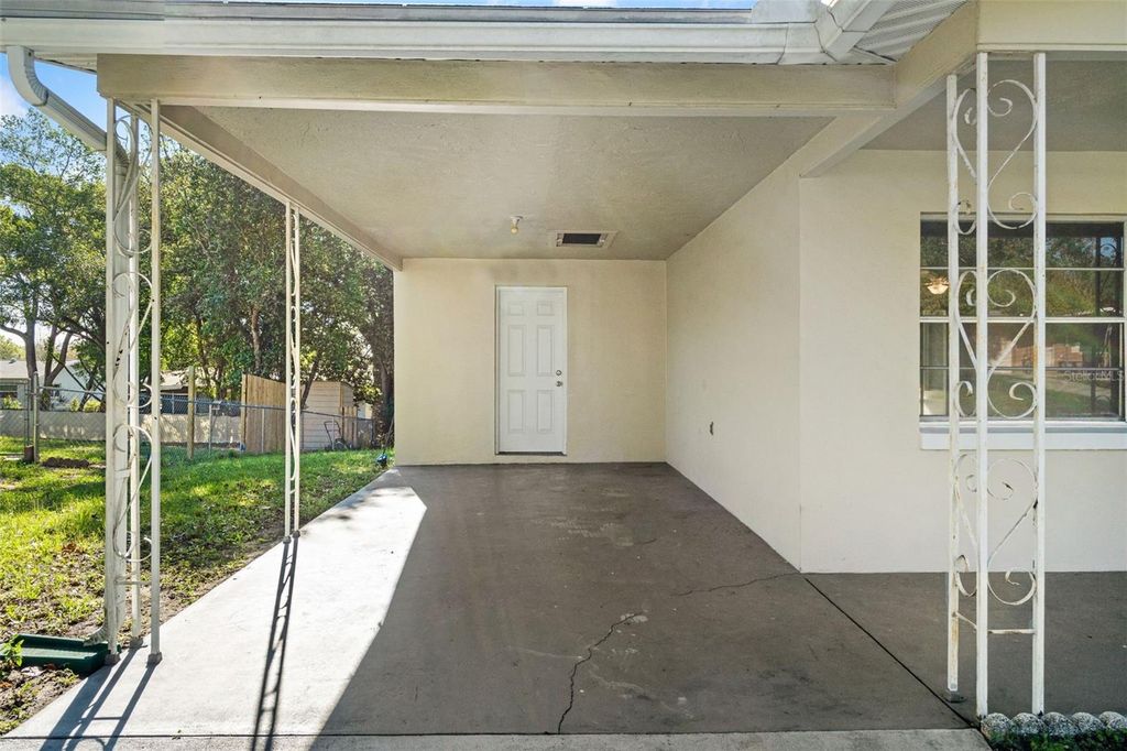 Image 8 of property listing at 49 S OSCEOLA STREET, Beverly Hills, FL 34465
