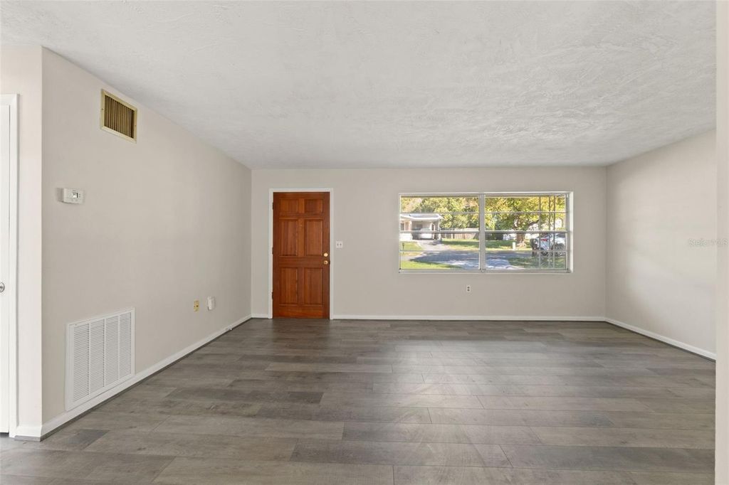 Image 10 of property listing at 49 S OSCEOLA STREET, Beverly Hills, FL 34465