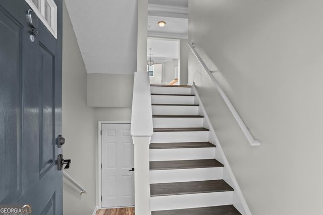 216 Village Square Drive, Woodstock, GA 30188