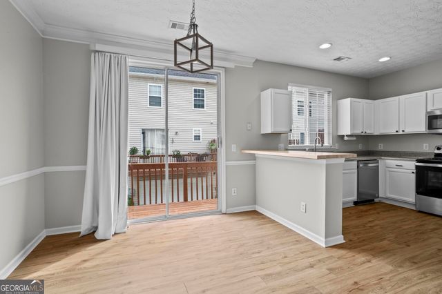 216 Village Square Drive, Woodstock, GA 30188