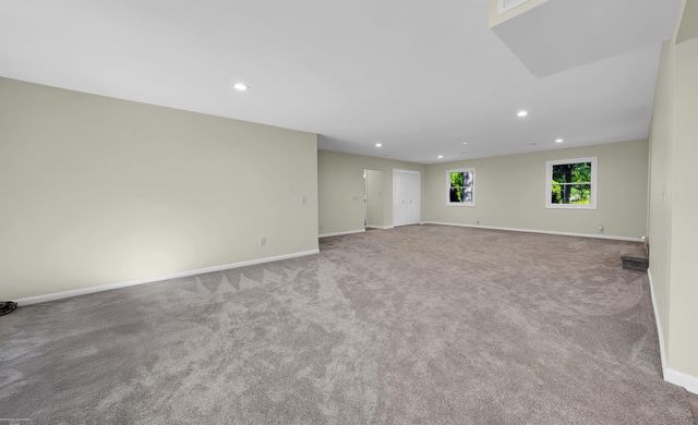 2700 Renshaw Drive, Troy, MI 48085