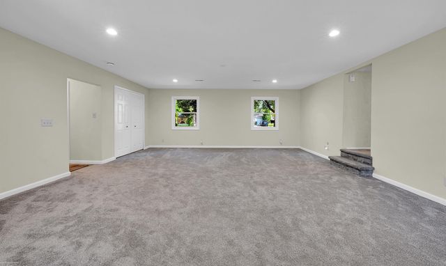 2700 Renshaw Drive, Troy, MI 48085