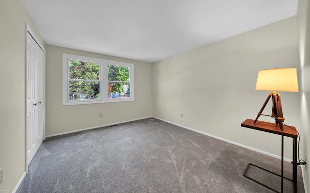 2700 Renshaw Drive, Troy, MI 48085