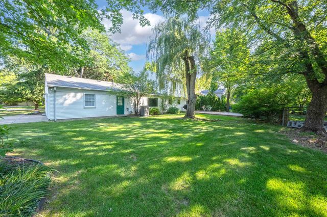 2700 Renshaw Drive, Troy, MI 48085