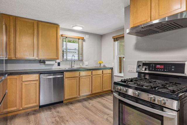 9535 Shady Oak Drive, Chaska, MN 55318