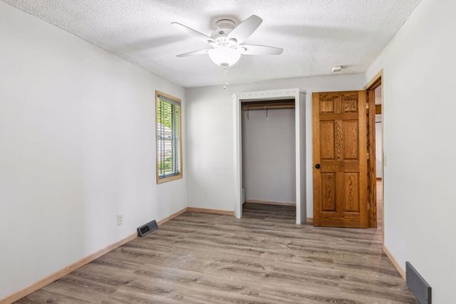9535 Shady Oak Drive, Chaska, MN 55318