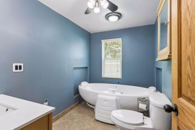 9535 Shady Oak Drive, Chaska, MN 55318