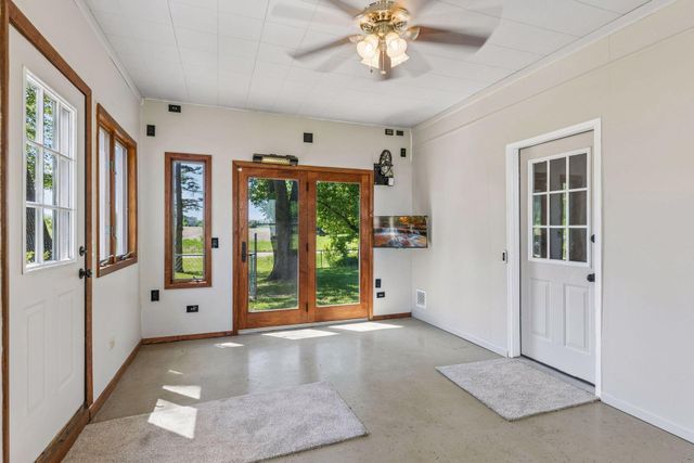 9535 Shady Oak Drive, Chaska, MN 55318