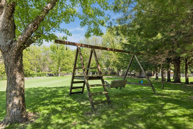 9535 Shady Oak Drive, Chaska, MN 55318