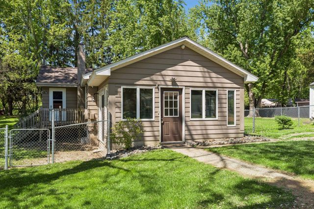 9535 Shady Oak Drive, Chaska, MN 55318