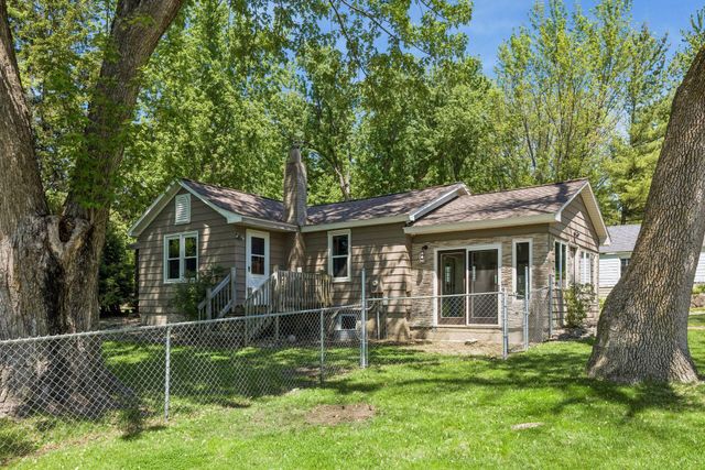 9535 Shady Oak Drive, Chaska, MN 55318