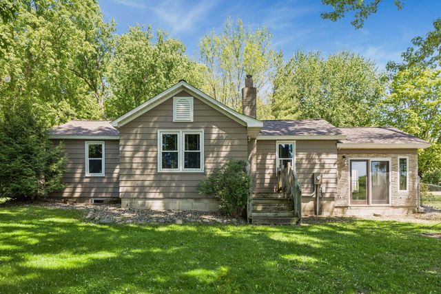 9535 Shady Oak Drive, Chaska, MN 55318