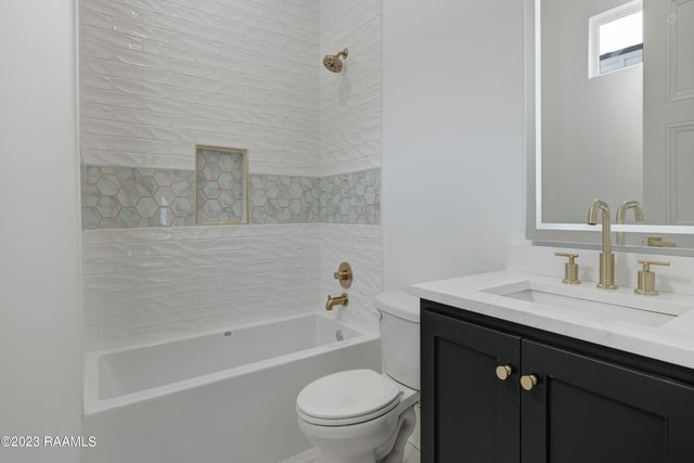 325 Bozeman Trail, Scott, LA 70583