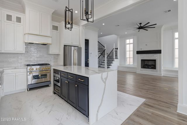 325 Bozeman Trail, Scott, LA 70583