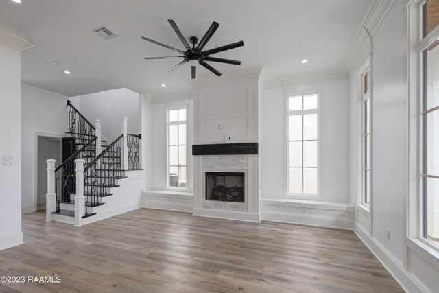 325 Bozeman Trail, Scott, LA 70583