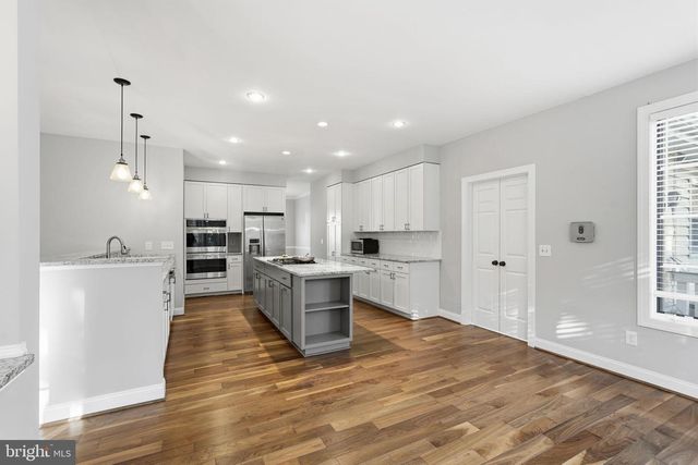 43949 BRUCETON MILLS CIR, Ashburn, VA 20147