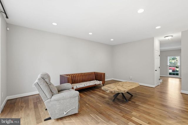 43949 BRUCETON MILLS CIR, Ashburn, VA 20147