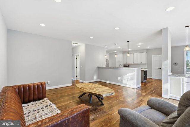 43949 BRUCETON MILLS CIR, Ashburn, VA 20147