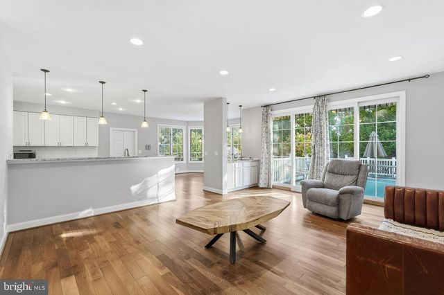 43949 BRUCETON MILLS CIR, Ashburn, VA 20147