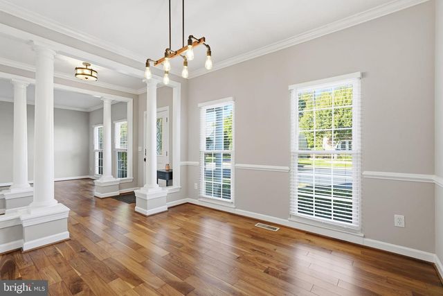 43949 BRUCETON MILLS CIR, Ashburn, VA 20147