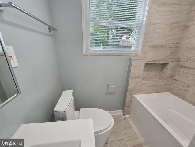 220 UNIVERSITY BLVD E, Silver Spring, MD 20901