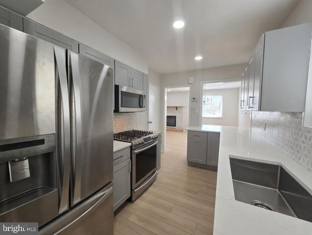 220 UNIVERSITY BLVD E, Silver Spring, MD 20901