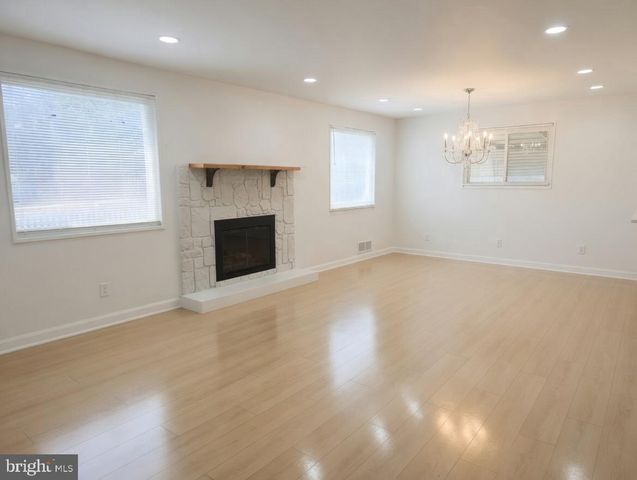 220 UNIVERSITY BLVD E, Silver Spring, MD 20901