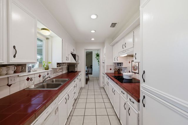 4020 Aragon Drive, Fort Worth, TX 76133