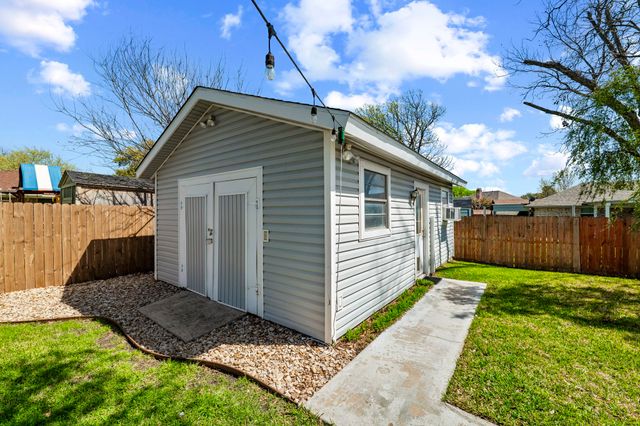 4020 Aragon Drive, Fort Worth, TX 76133