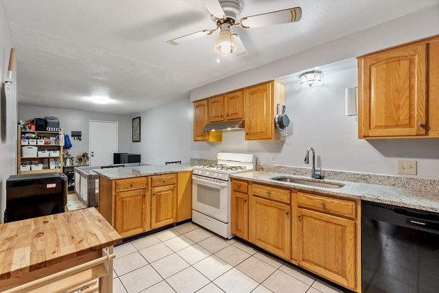 1461 Pawtucket Blvd D6, Lowell, MA 01854