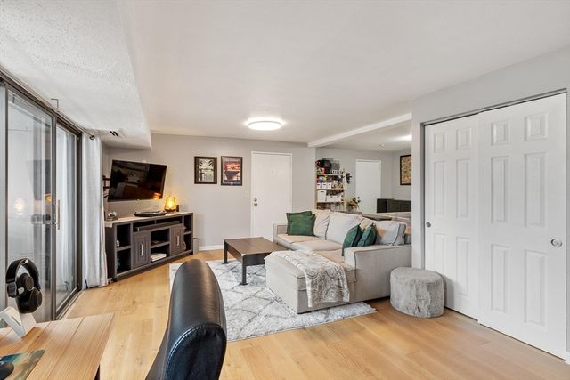 1461 Pawtucket Blvd D6, Lowell, MA 01854