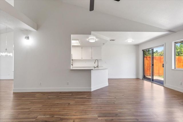 9 Graff Rig Ct, Sacramento, CA 95838