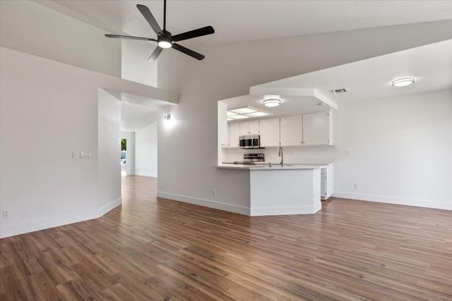 9 Graff Rig Ct, Sacramento, CA 95838