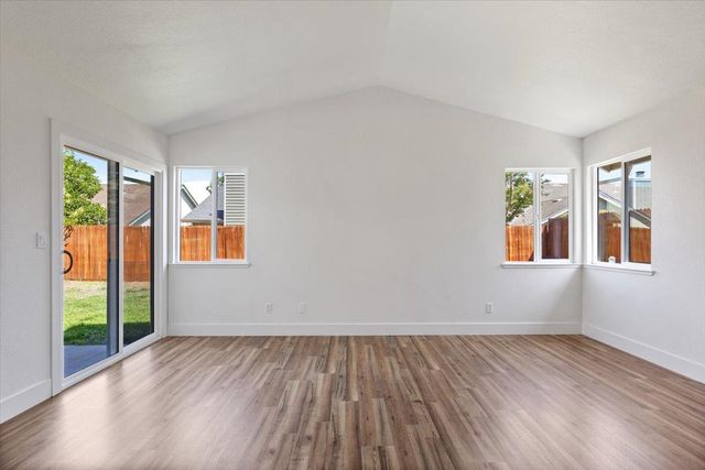 9 Graff Rig Ct, Sacramento, CA 95838