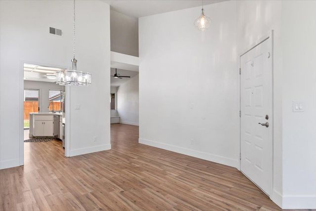 9 Graff Rig Ct, Sacramento, CA 95838