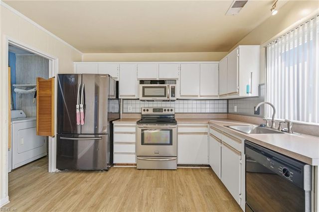 3437 Dandelion CRES, Virginia Beach, VA 23453