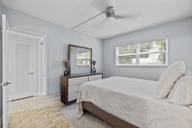 1900 NE 8TH Court 104, Fort Lauderdale, FL 33304