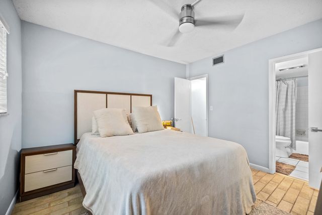 1900 NE 8TH Court 104, Fort Lauderdale, FL 33304