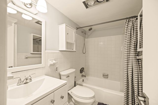 1900 NE 8TH Court 104, Fort Lauderdale, FL 33304